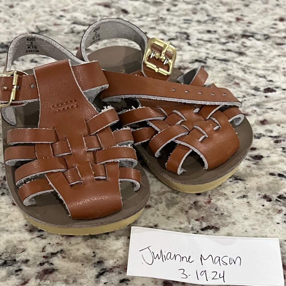 Size 2 SunSans infant sandals. VGUC.